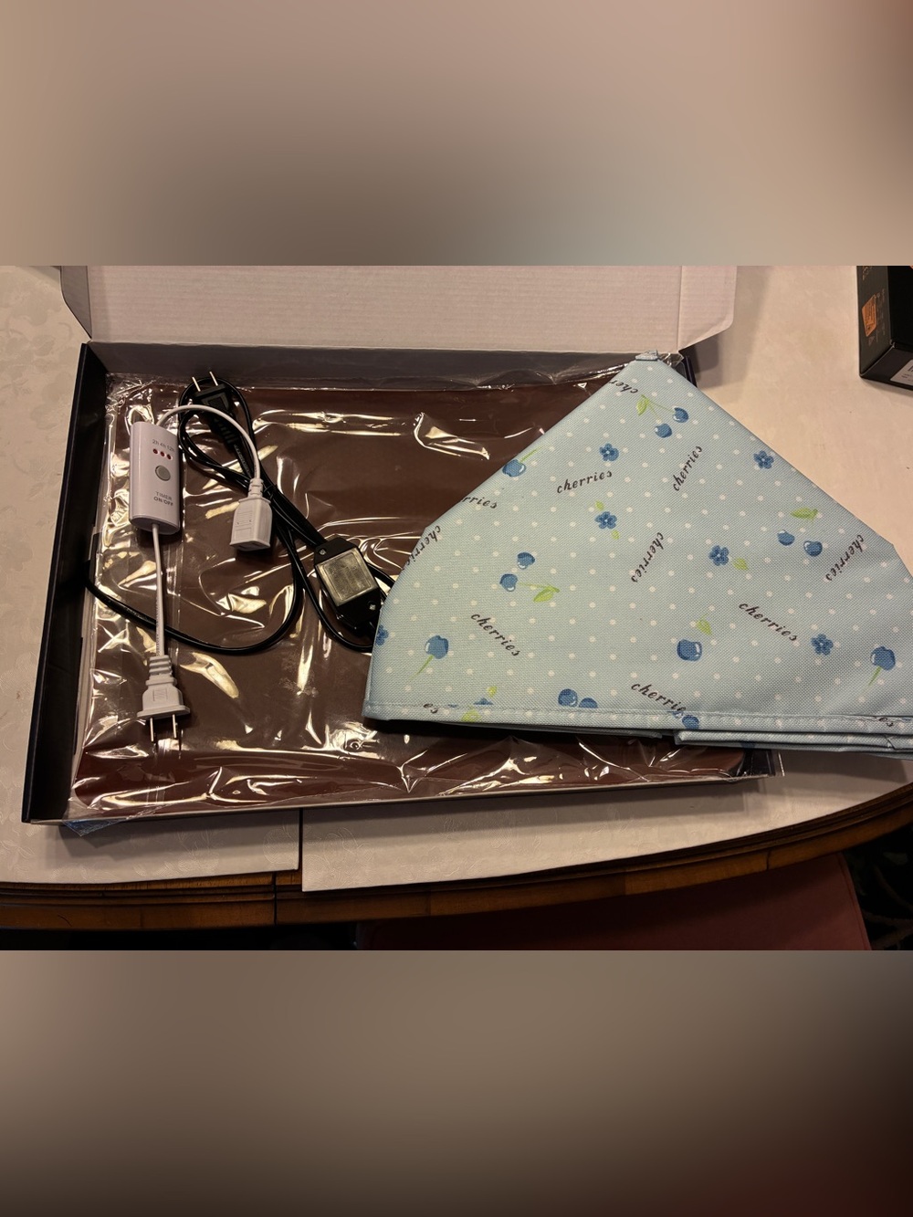 Resiner’s heating pad for curing or warming up resin. New